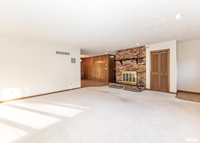 159 DEER PARK Drive, Geneseo, IL 61254