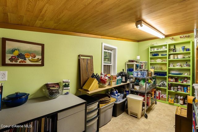 446 Hummingbird Dr, Sandpoint, ID 83864
