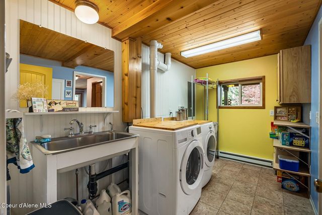 446 Hummingbird Dr, Sandpoint, ID 83864