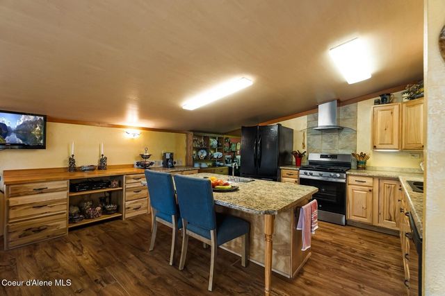 446 Hummingbird Dr, Sandpoint, ID 83864