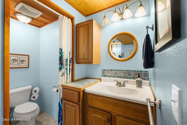 446 Hummingbird Dr, Sandpoint, ID 83864