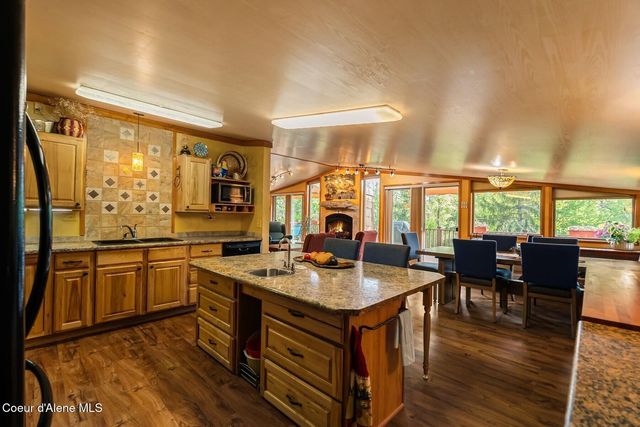 446 Hummingbird Dr, Sandpoint, ID 83864