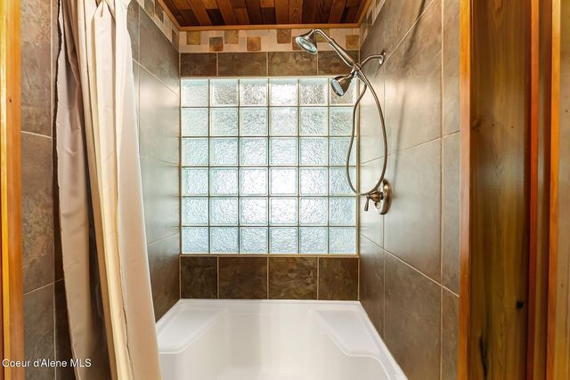 446 Hummingbird Dr, Sandpoint, ID 83864