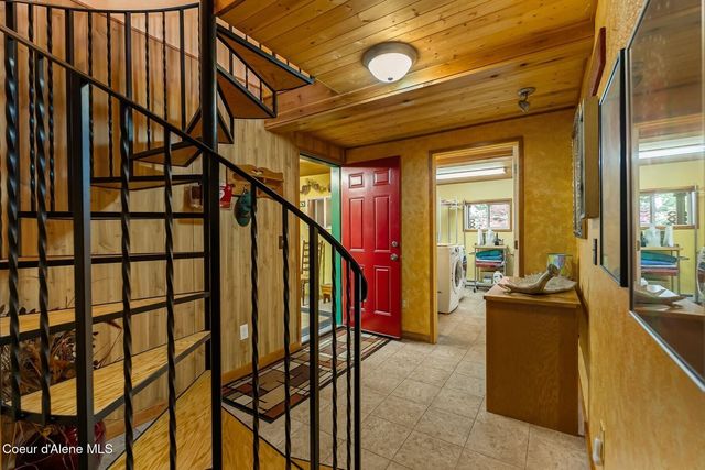 446 Hummingbird Dr, Sandpoint, ID 83864