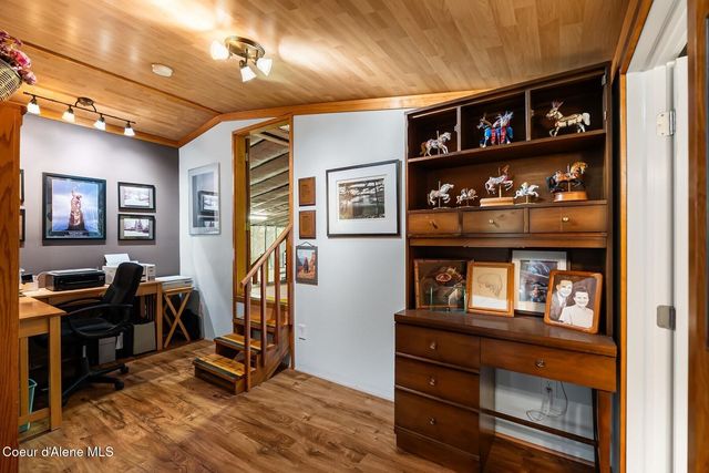 446 Hummingbird Dr, Sandpoint, ID 83864