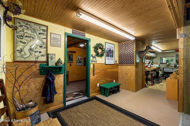 446 Hummingbird Dr, Sandpoint, ID 83864