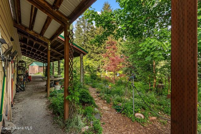 446 Hummingbird Dr, Sandpoint, ID 83864
