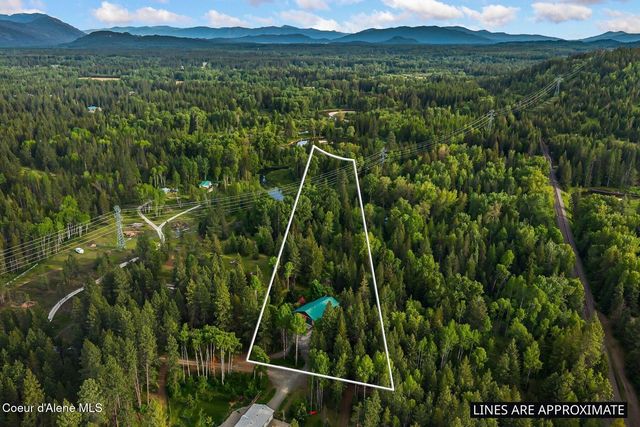 446 Hummingbird Dr, Sandpoint, ID 83864