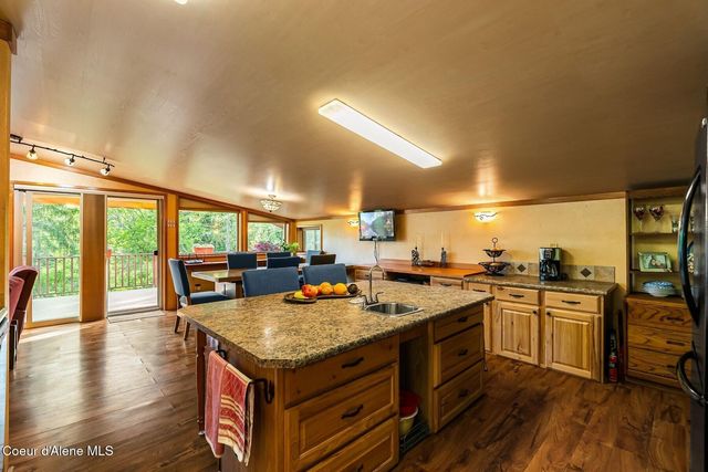 446 Hummingbird Dr, Sandpoint, ID 83864