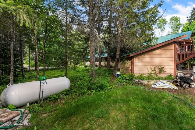 446 Hummingbird Dr, Sandpoint, ID 83864