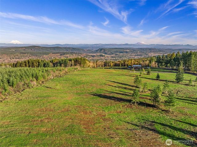 224 Suncrest Drive, Castle Rock, WA 98611