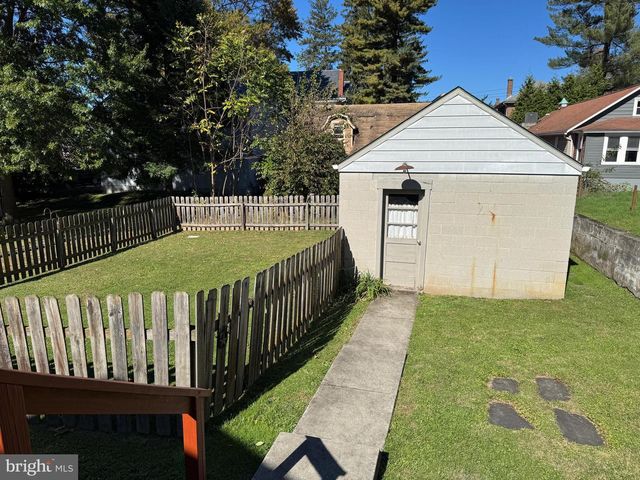 141 E ORANGE ST, Elizabethtown, PA 17022