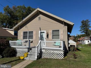 141 E ORANGE ST, Elizabethtown, PA 17022