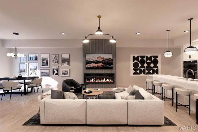 1121 S Main Street 112, St Charles, MO 63301