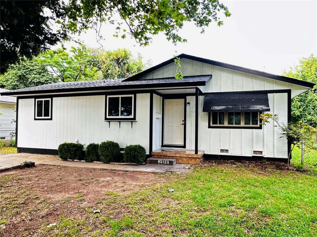 2323 S Olympia Street, Tulsa, OK 74107