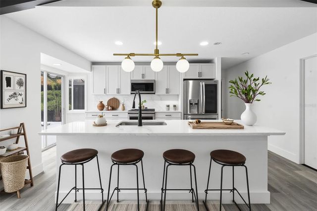 5047 JAMAICA CIRCLE 12, Orlando, FL 32808