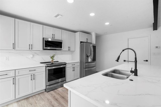 5047 JAMAICA CIRCLE 12, Orlando, FL 32808