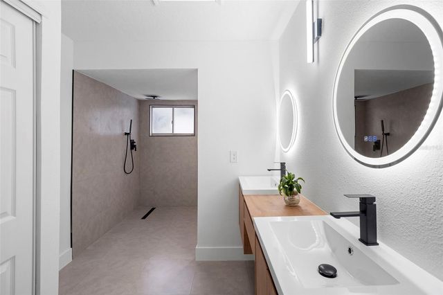 5047 JAMAICA CIRCLE 12, Orlando, FL 32808