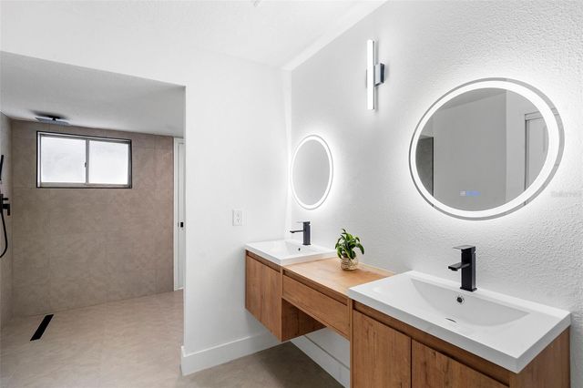 5047 JAMAICA CIRCLE 12, Orlando, FL 32808