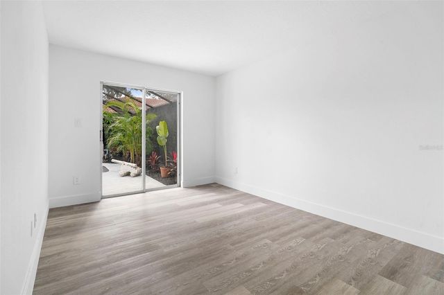 5047 JAMAICA CIRCLE 12, Orlando, FL 32808