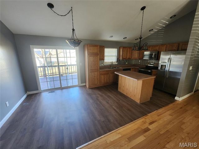 96 Fox Drive, Farmington, MO 63640