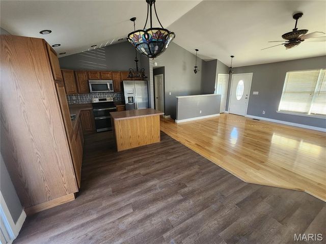 96 Fox Drive, Farmington, MO 63640