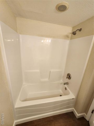 96 Fox Drive, Farmington, MO 63640