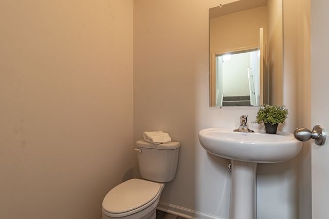 2111 Yellowstone Boulevard 2111, Mundelein, IL 60060