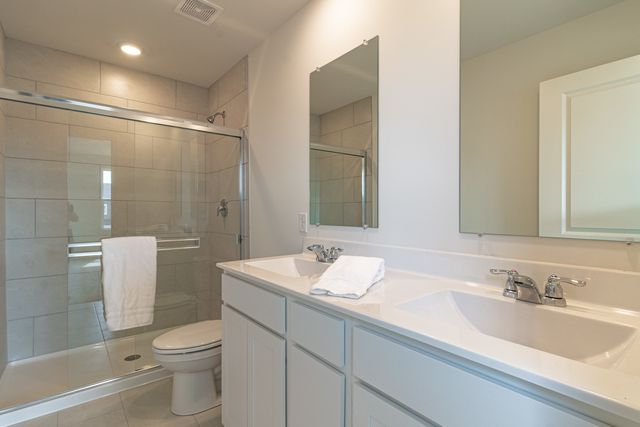 2111 Yellowstone Boulevard 2111, Mundelein, IL 60060