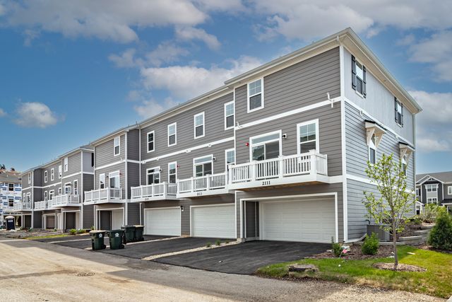 2111 Yellowstone Boulevard 2111, Mundelein, IL 60060