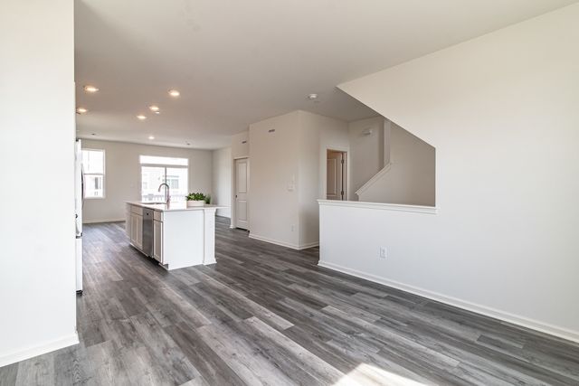 2111 Yellowstone Boulevard 2111, Mundelein, IL 60060