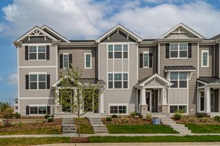 2111 Yellowstone Boulevard 2111, Mundelein, IL 60060