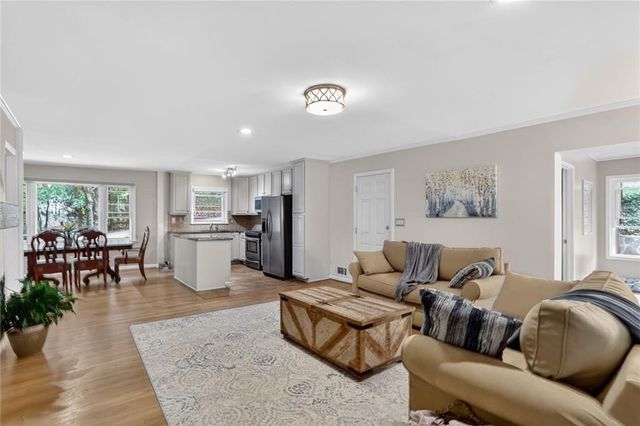 2560 Skyland Trail NE, Brookhaven, GA 30319