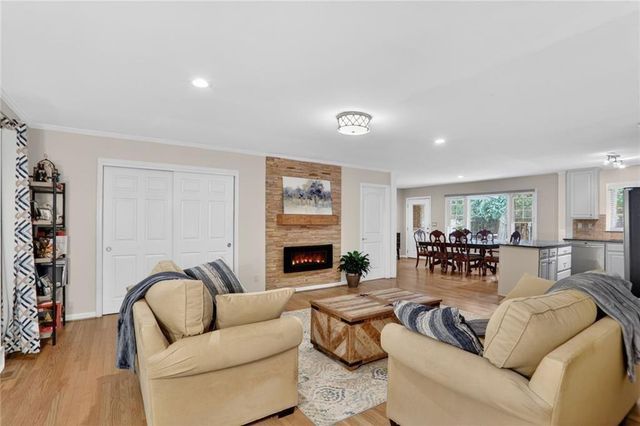 2560 Skyland Trail NE, Brookhaven, GA 30319