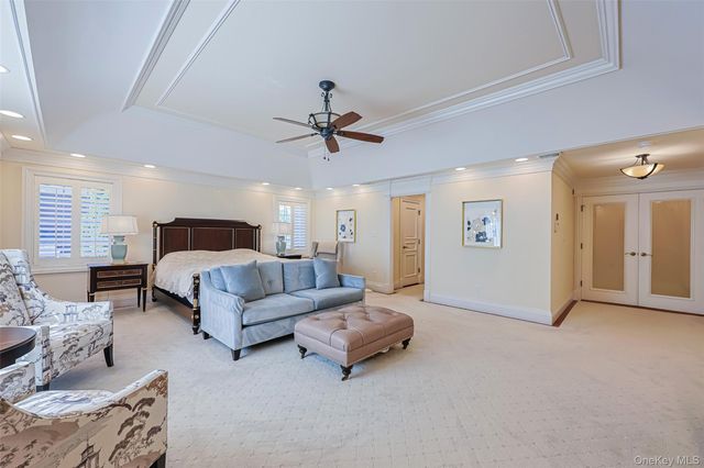 78 Swan Court, East Hills, NY 11576