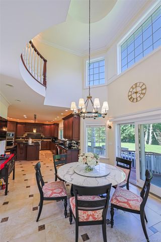 78 Swan Court, East Hills, NY 11576