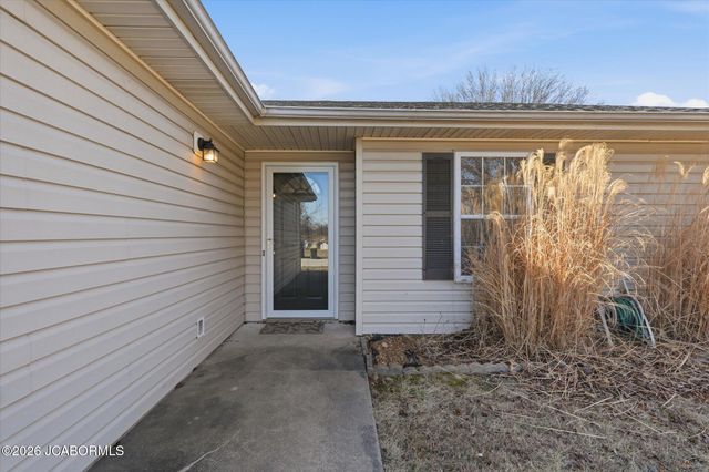 2211 CHOUTEAU LANE, Boonville, MO 65233