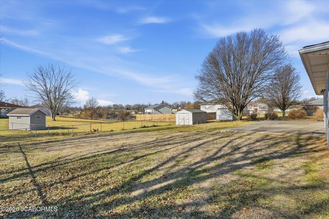 2211 CHOUTEAU LANE, Boonville, MO 65233