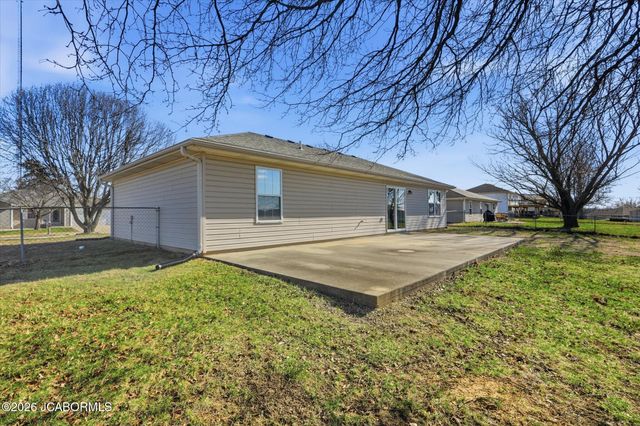 2211 CHOUTEAU LANE, Boonville, MO 65233