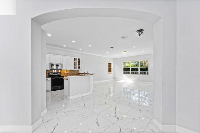 3899 Cascade Terrace, Weston, FL 33332