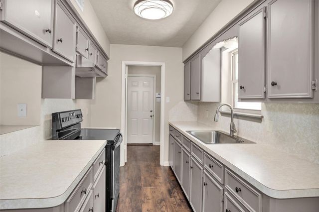 12 Louis Grant, Huntsville, TX 77320