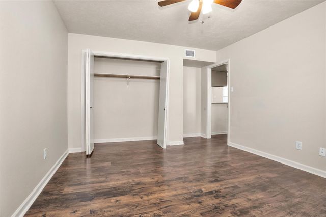 12 Louis Grant, Huntsville, TX 77320