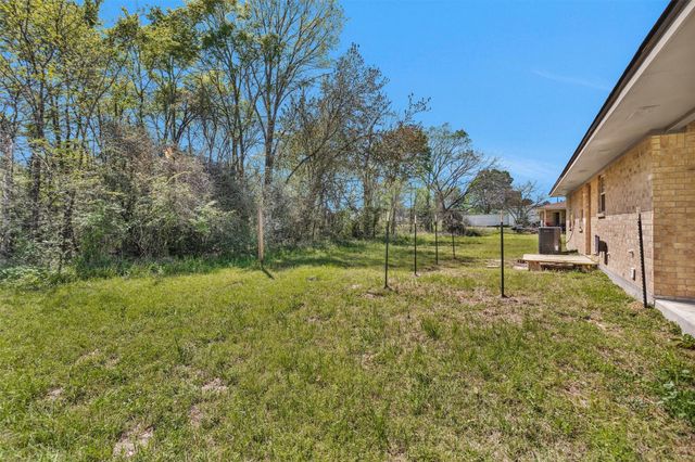 12 Louis Grant, Huntsville, TX 77320