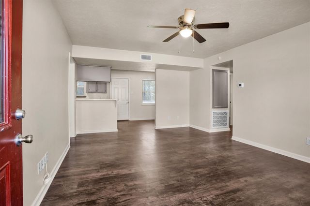 12 Louis Grant, Huntsville, TX 77320