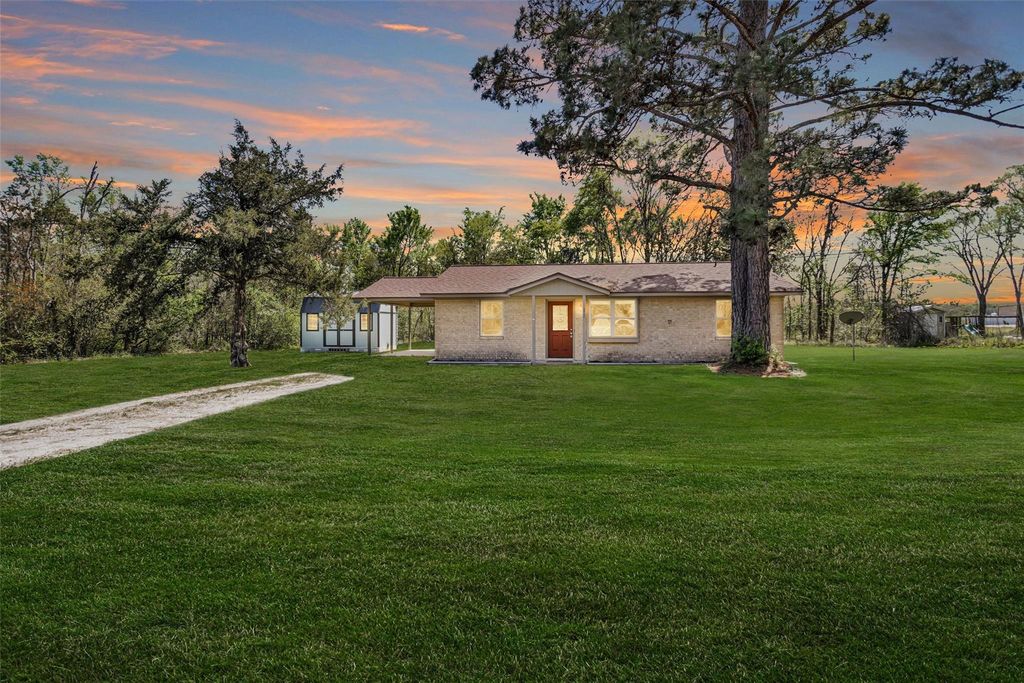 12 Louis Grant, Huntsville, TX 77320