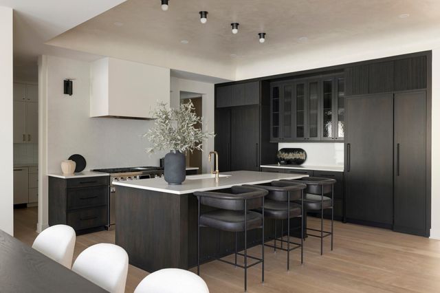 16504 47th Place N, Plymouth, MN 55446