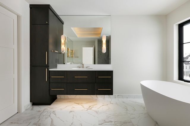 16504 47th Place N, Plymouth, MN 55446