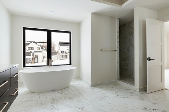 16504 47th Place N, Plymouth, MN 55446