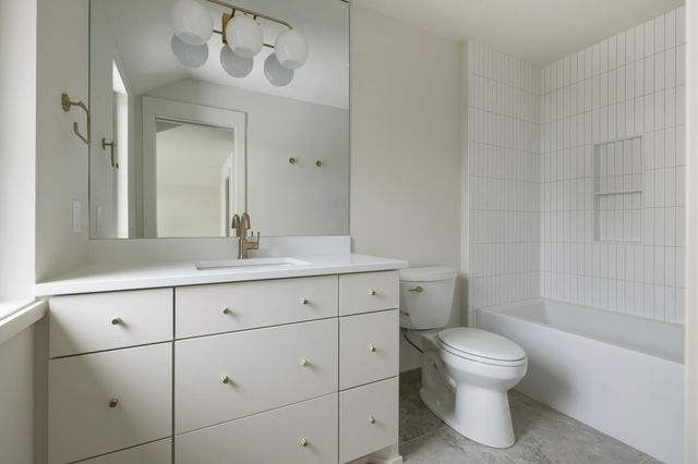 16504 47th Place N, Plymouth, MN 55446