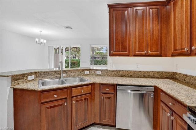 7054 Ambrosia LN 3305, Naples, FL 34119